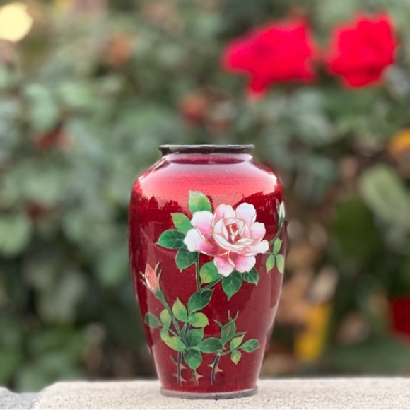 VINTAGE Japanese Cloisonne pigeon blood floral vase|5” tall - Picture 2 of 6